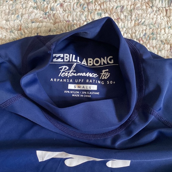 Billabong rash guard - Picture 3 of 3